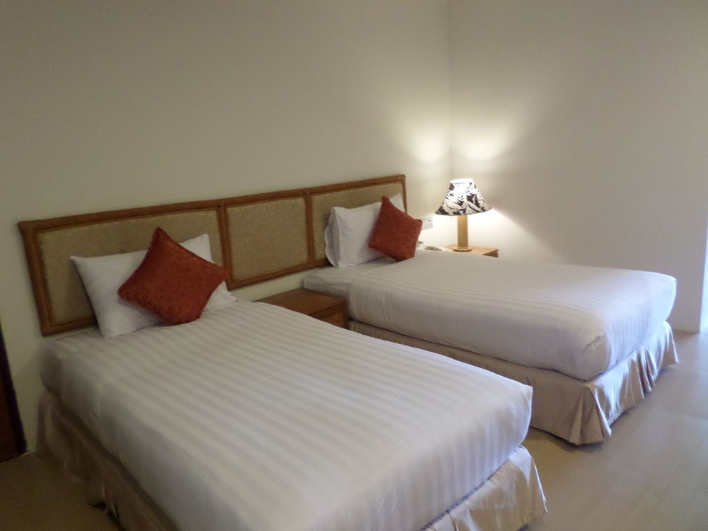 Nautical Inn Патая Екстериор снимка