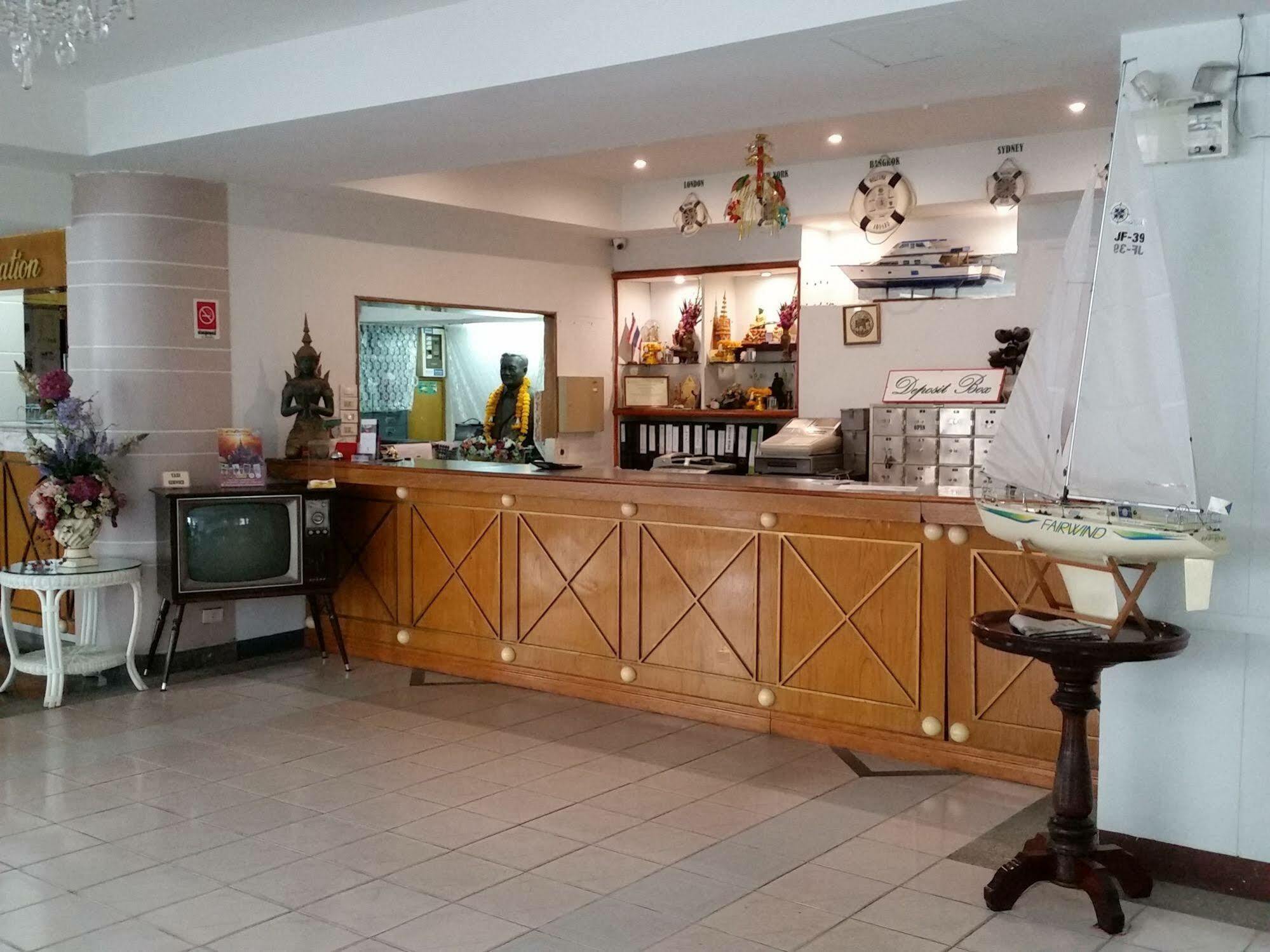 Nautical Inn Патая Екстериор снимка